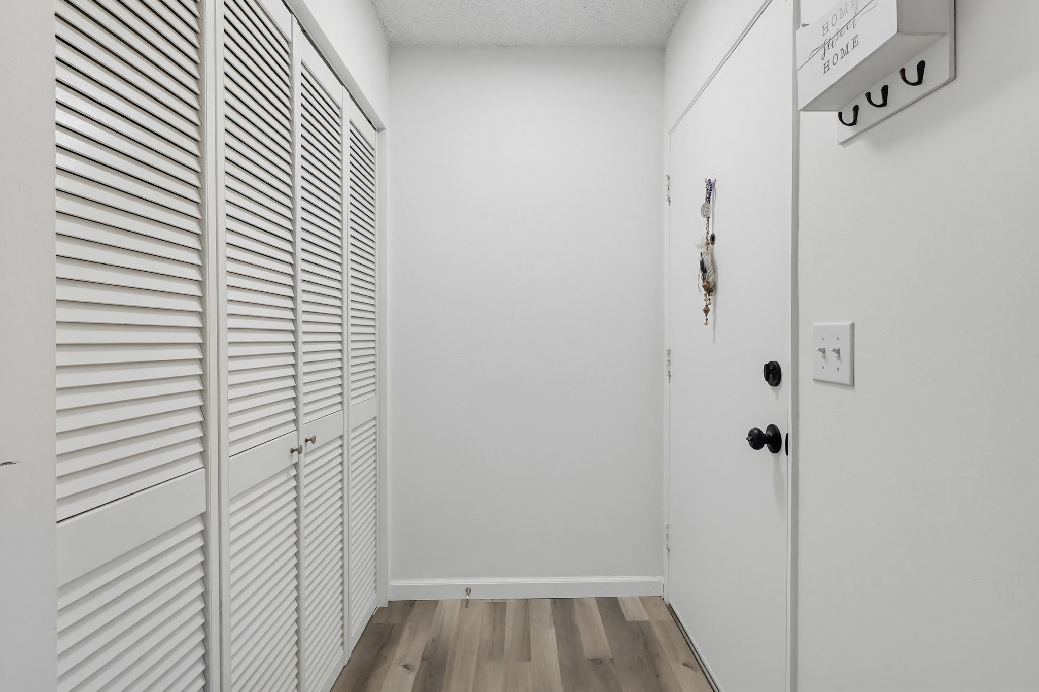 Virtual tour photo 9 of 61 for 23320 Sesame St