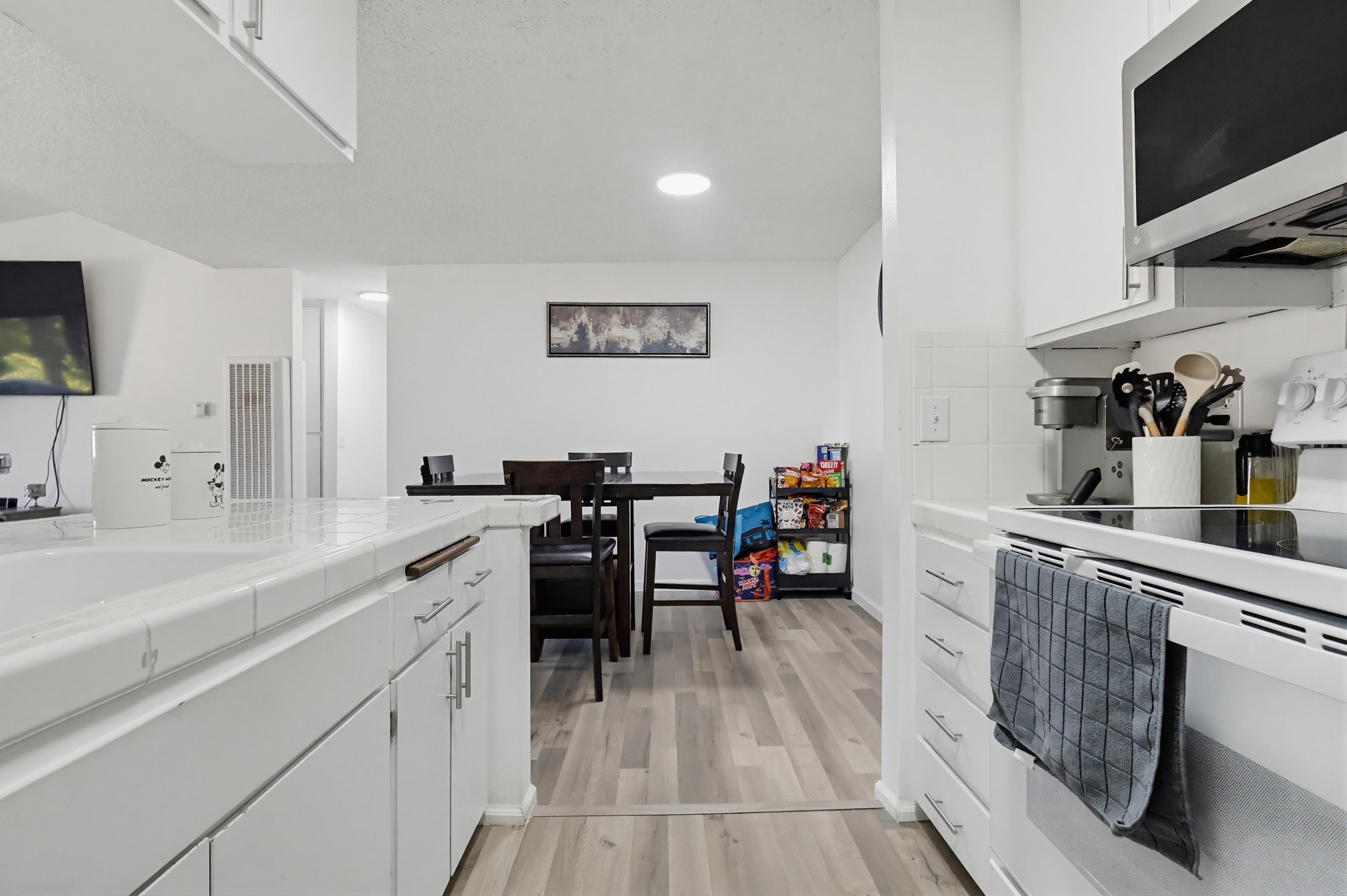 Virtual tour photo 25 of 61 for 23320 Sesame St