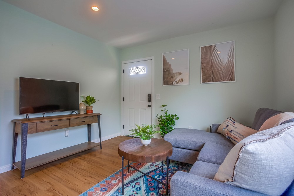 Virtual tour photo 7 of 22 for 2336 Denver St