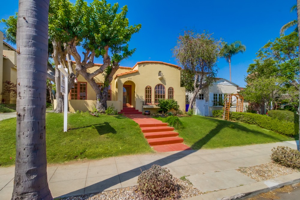 Virtual tour photo 1 of 40 for 2337 Hickory St