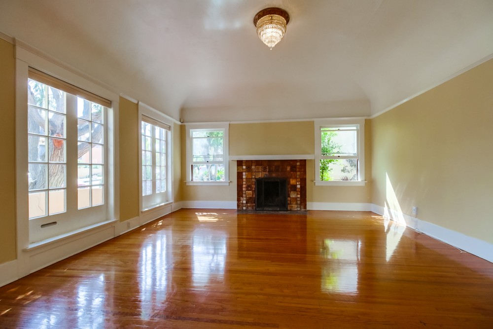 Virtual tour photo 11 of 40 for 2337 Hickory St