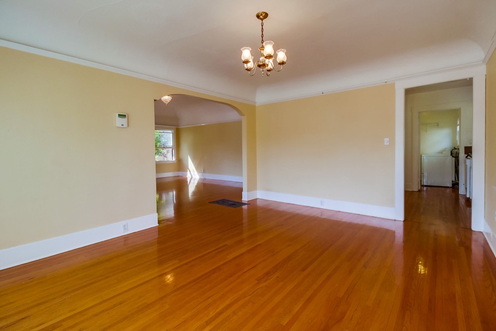 Virtual tour photo 16 of 40 for 2337 Hickory St