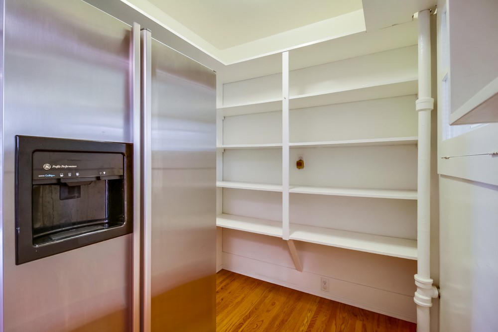 Virtual tour photo 19 of 40 for 2337 Hickory St