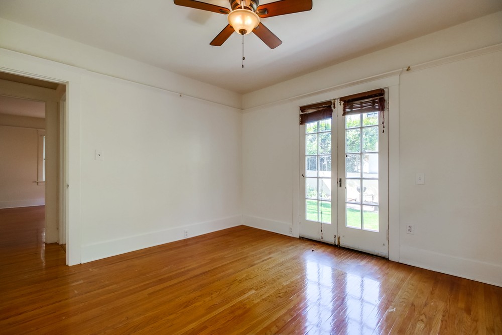 Virtual tour photo 23 of 40 for 2337 Hickory St