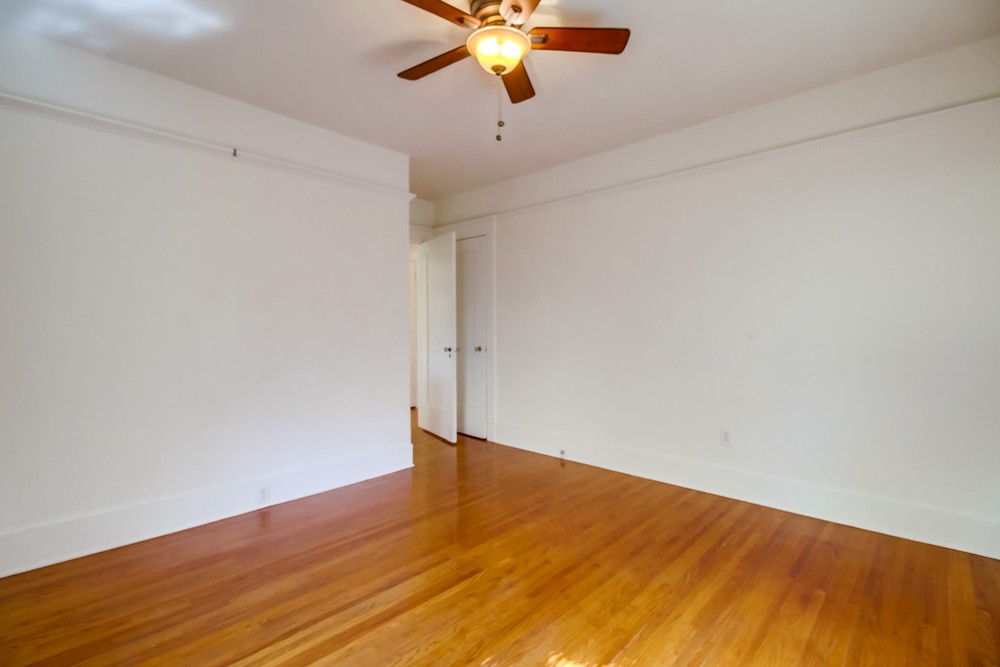 Virtual tour photo 26 of 40 for 2337 Hickory St