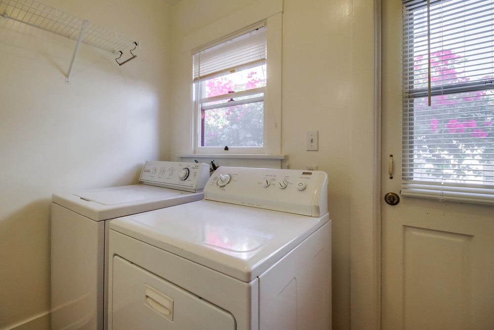 Virtual tour photo 33 of 40 for 2337 Hickory St
