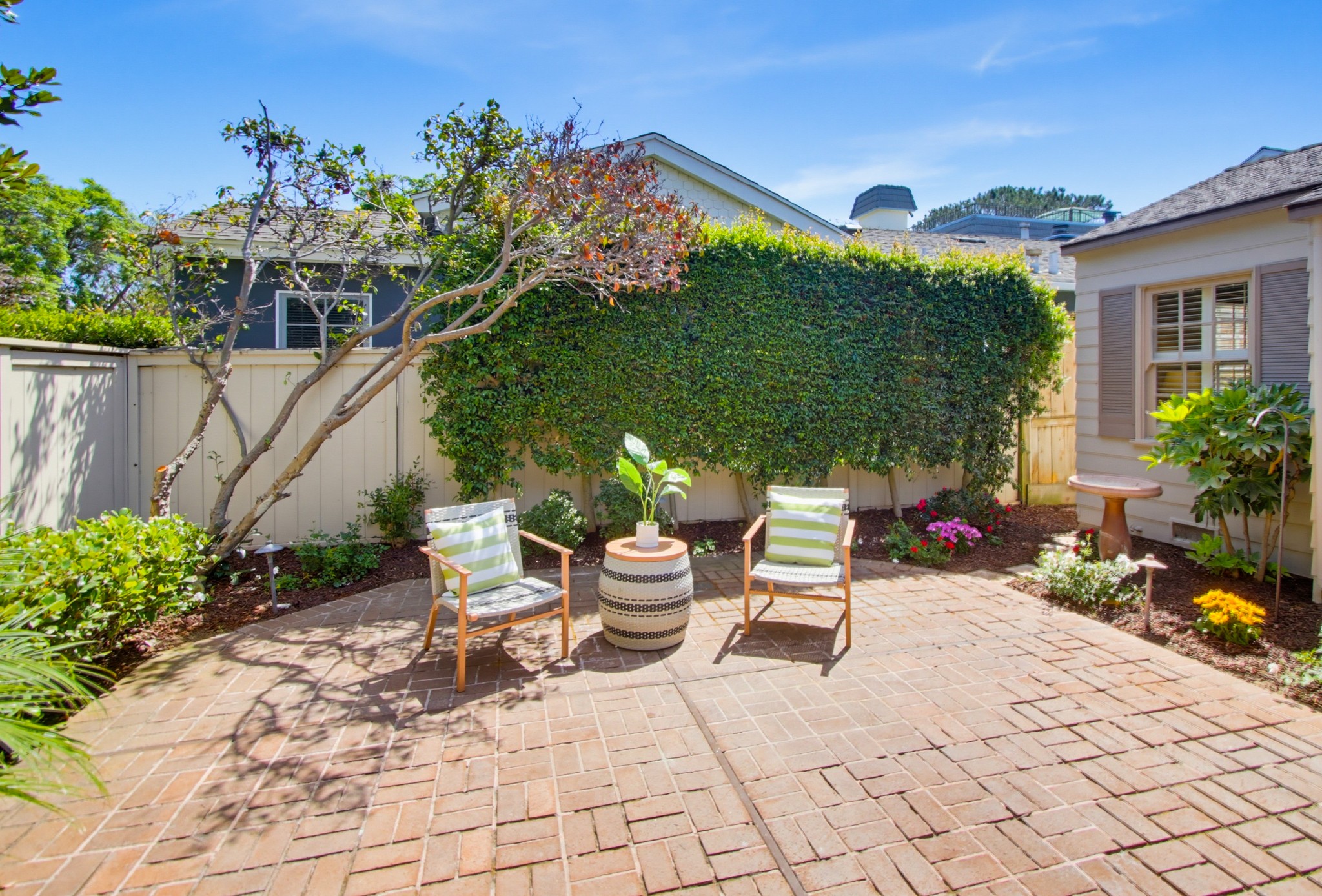 Virtual tour photo 9 of 85 for 234 H Ave