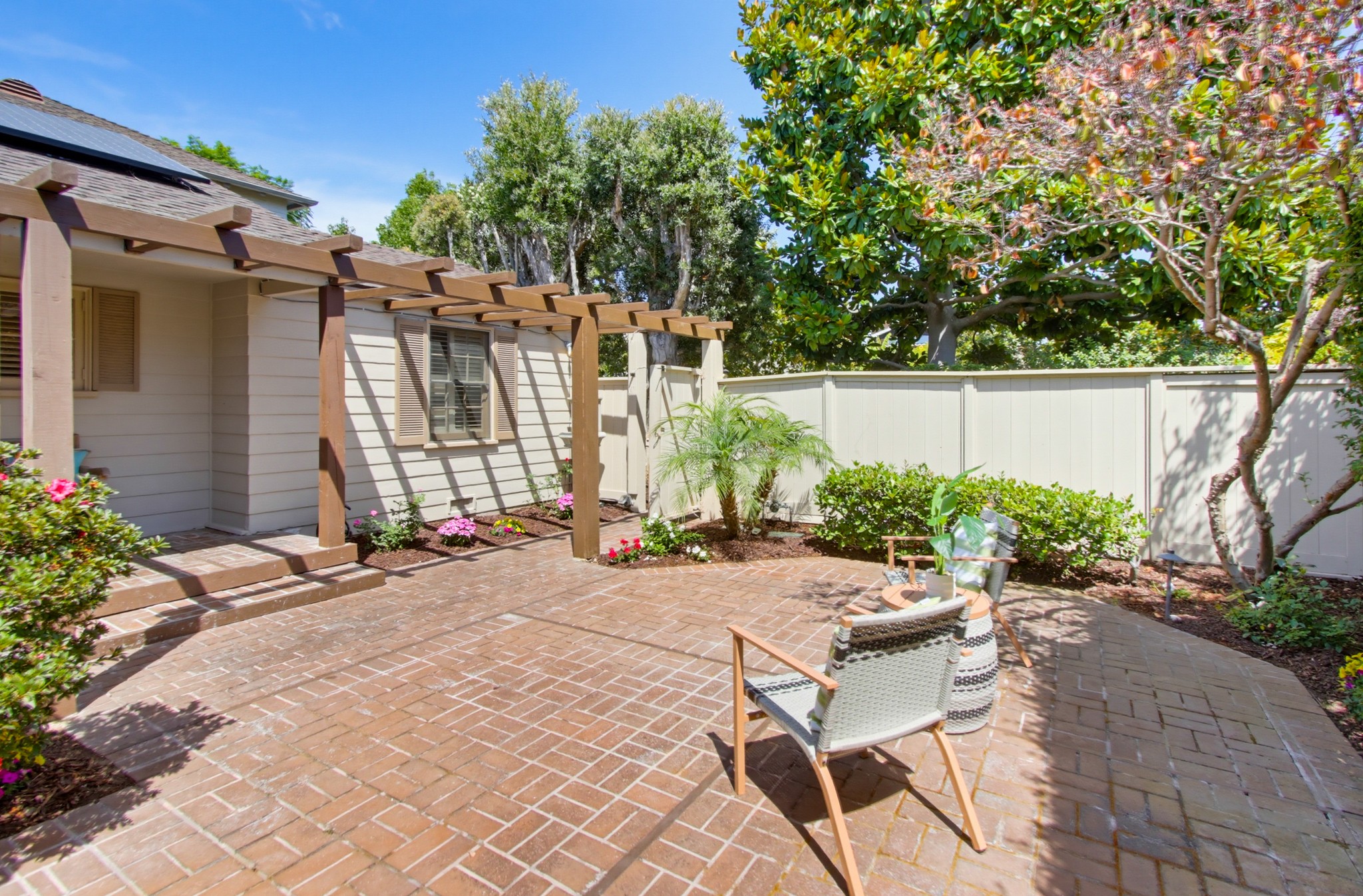 Virtual tour photo 11 of 85 for 234 H Ave