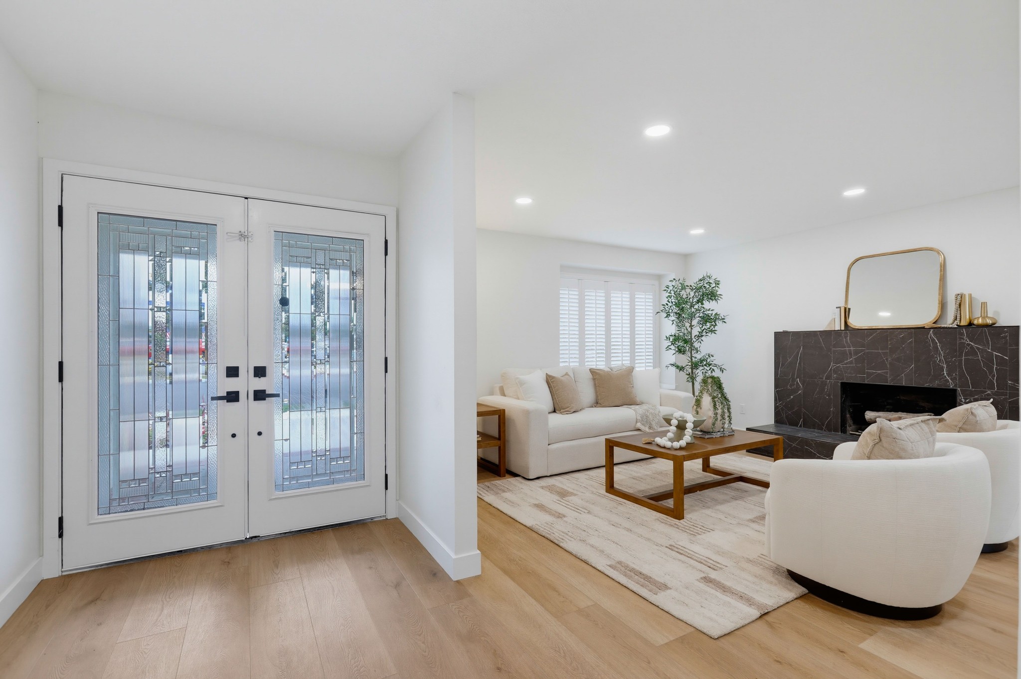 Virtual tour photo 11 of 76 for 234 S Barbara Way
