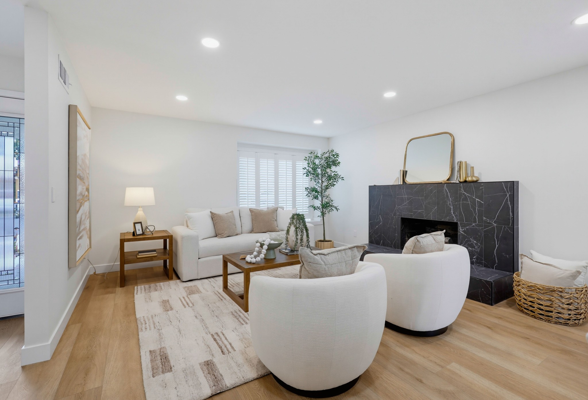 Virtual tour photo 12 of 76 for 234 S Barbara Way