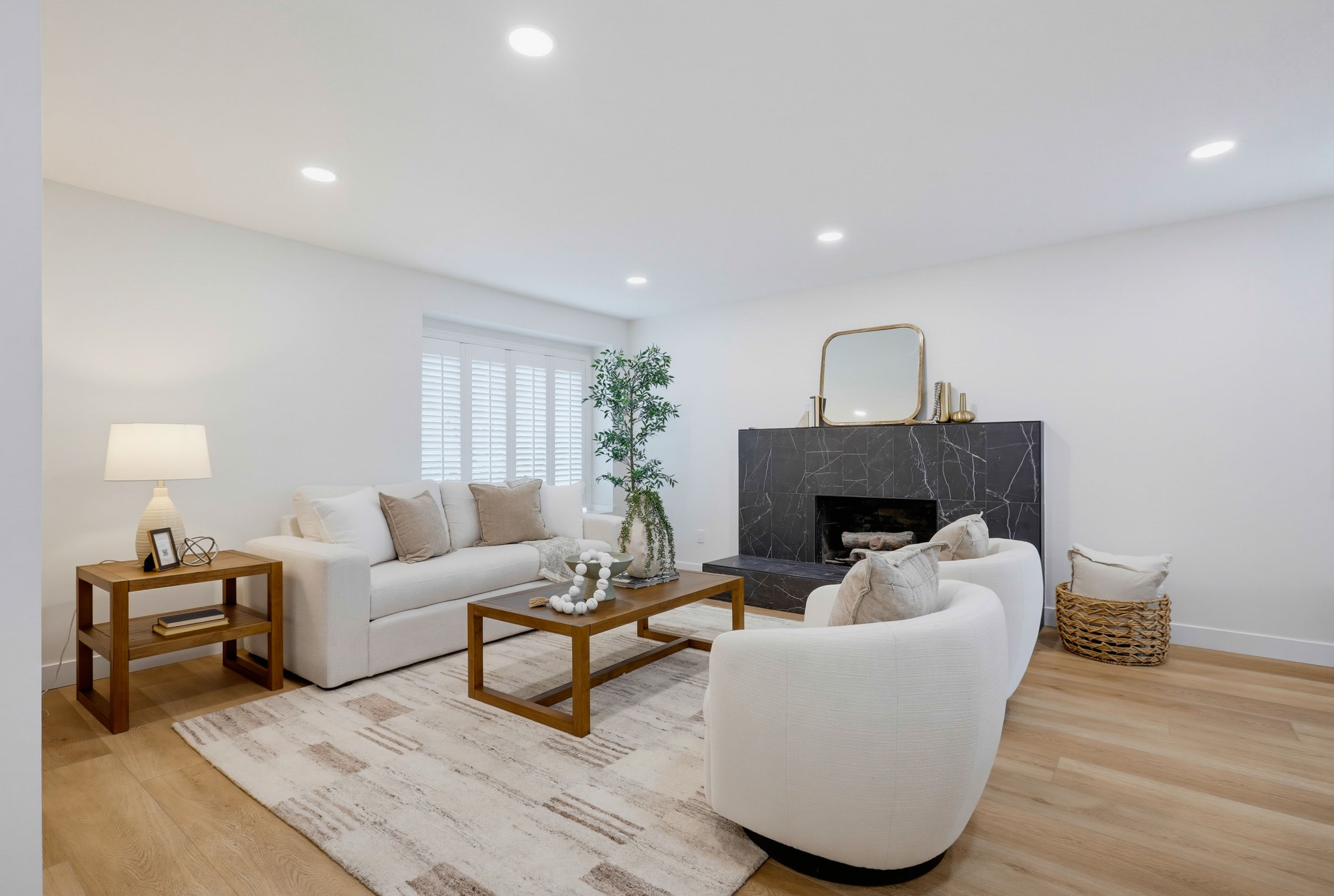 Virtual tour photo 13 of 76 for 234 S Barbara Way