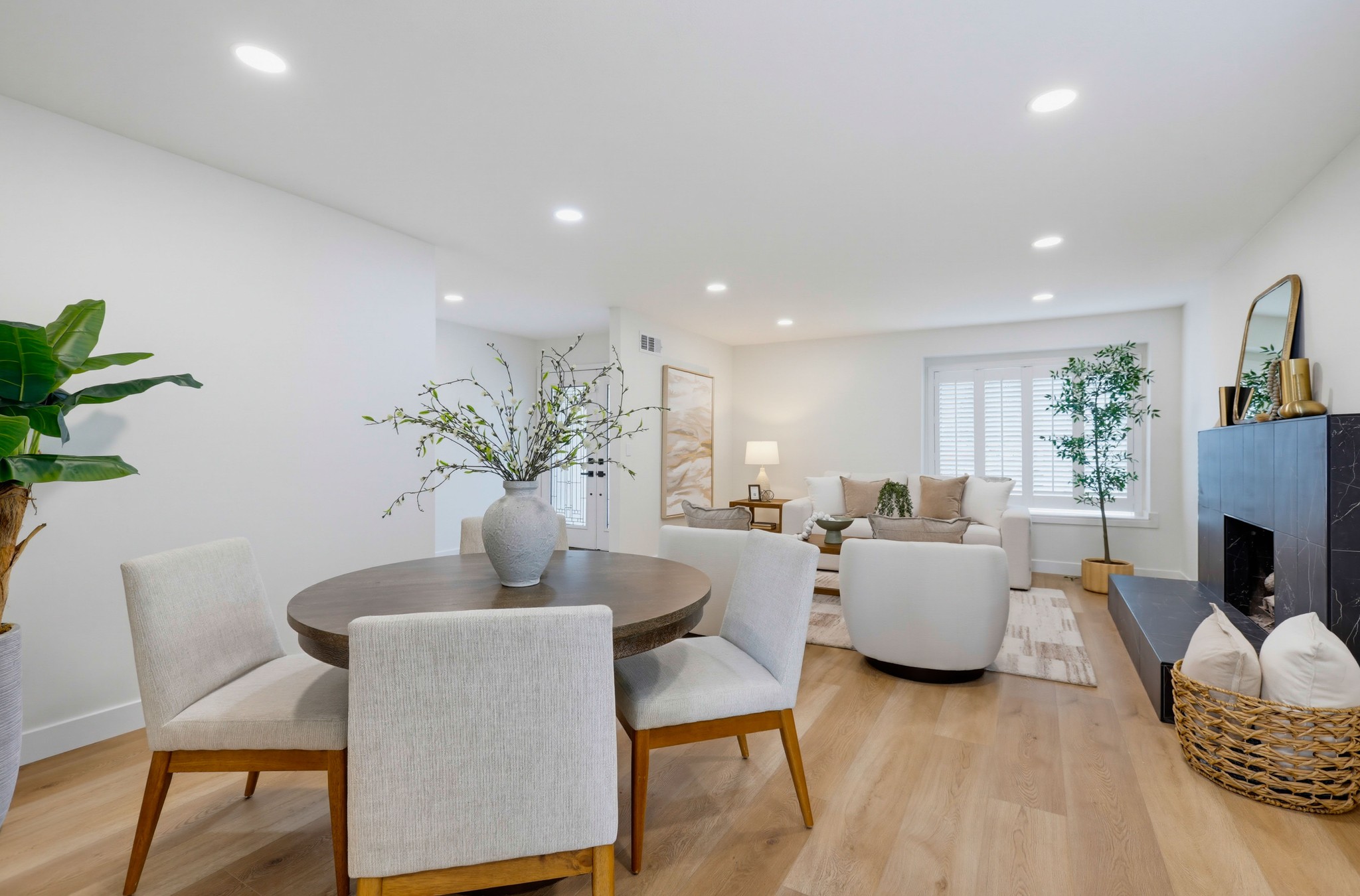 Virtual tour photo 21 of 76 for 234 S Barbara Way