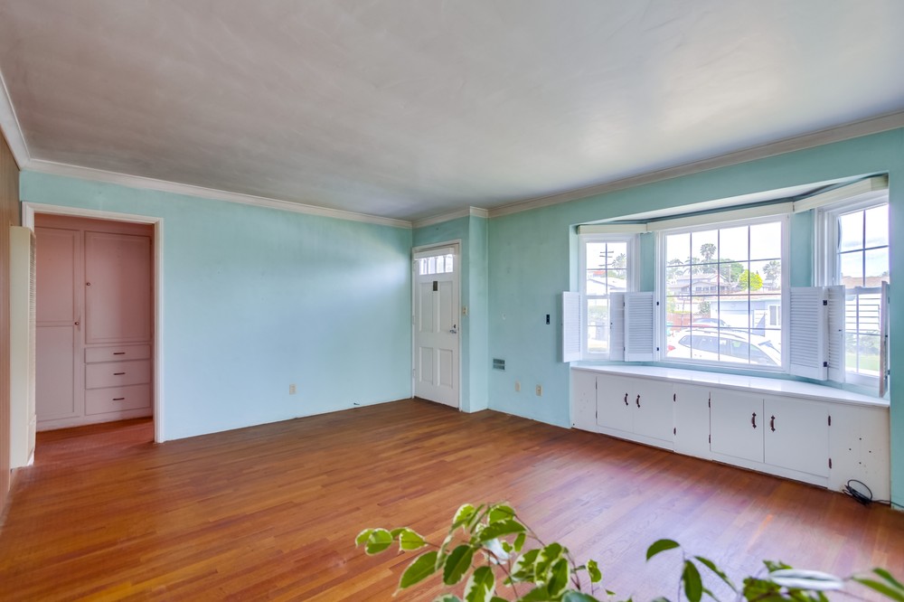 Virtual tour photo 7 of 39 for 2340 Lucerne Drive