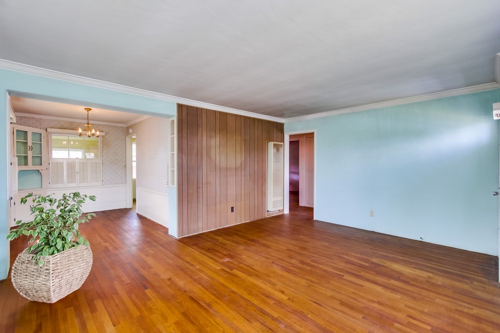 Virtual tour photo 8 of 39 for 2340 Lucerne Drive
