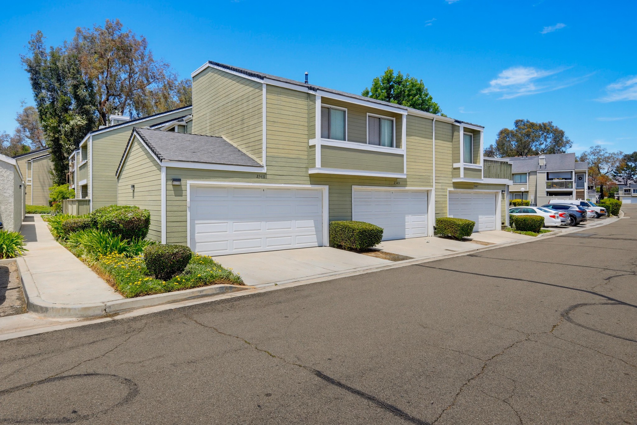 Virtual tour photo 1 of 50 for 23411 Cambridge Rd