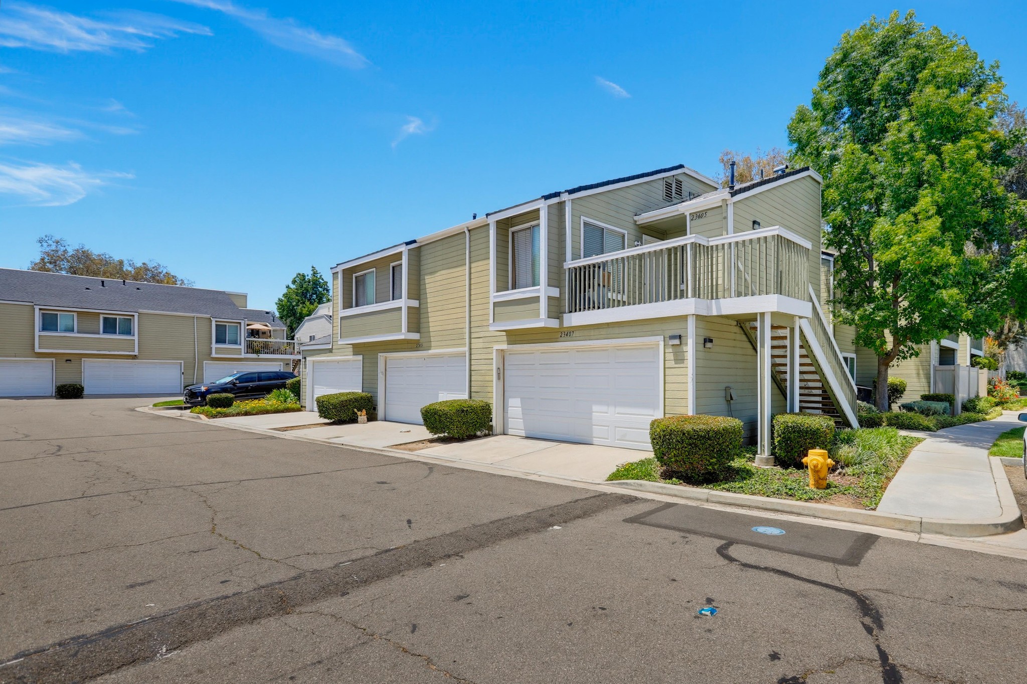 Virtual tour photo 3 of 50 for 23411 Cambridge Rd