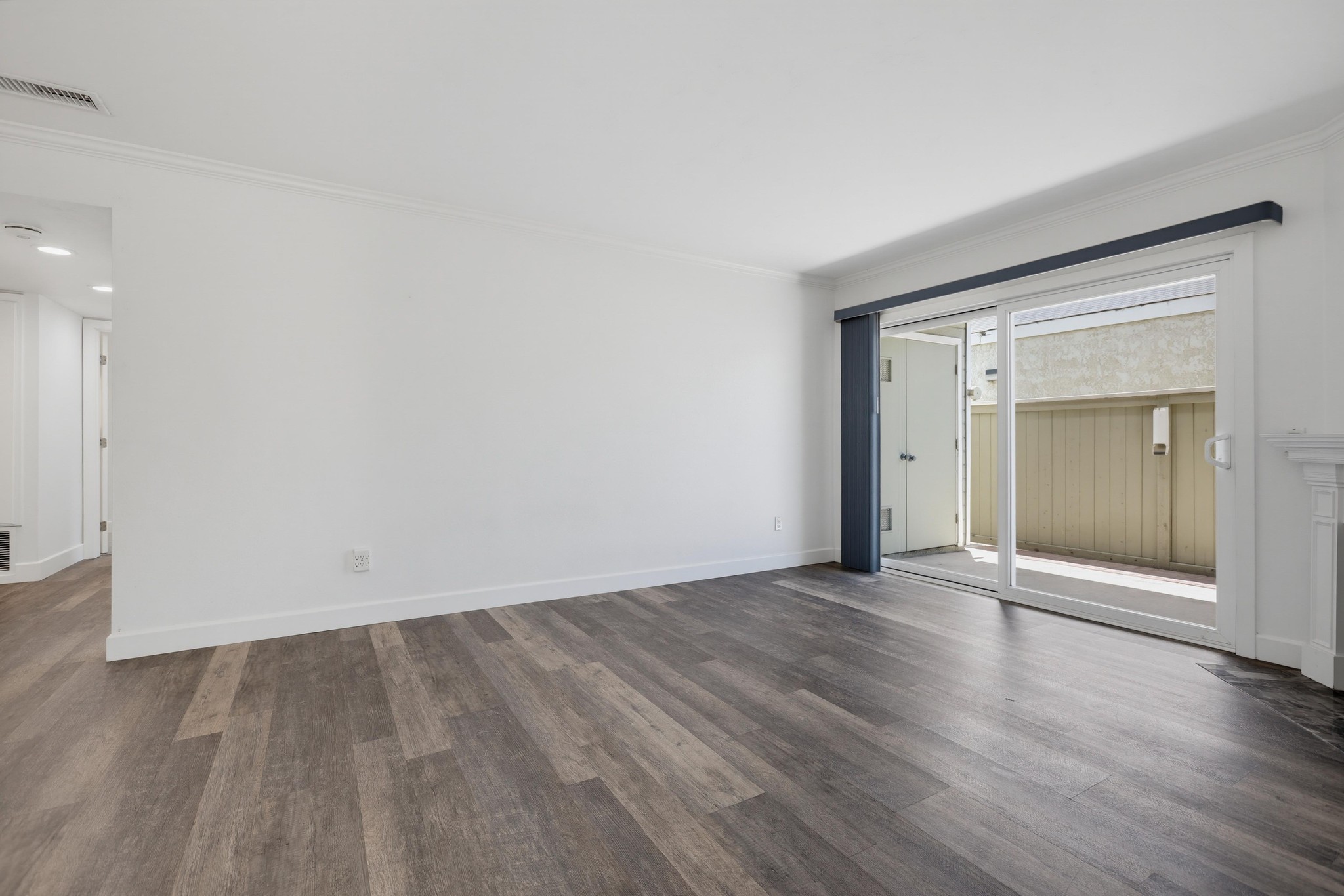 Virtual tour photo 8 of 50 for 23411 Cambridge Rd
