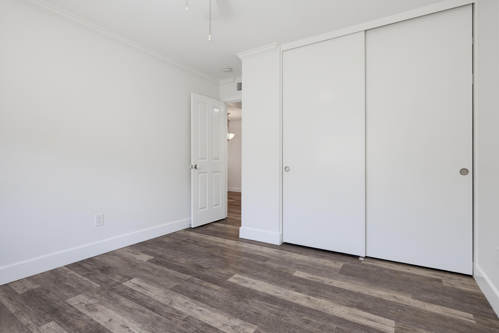Virtual tour photo 32 of 50 for 23411 Cambridge Rd
