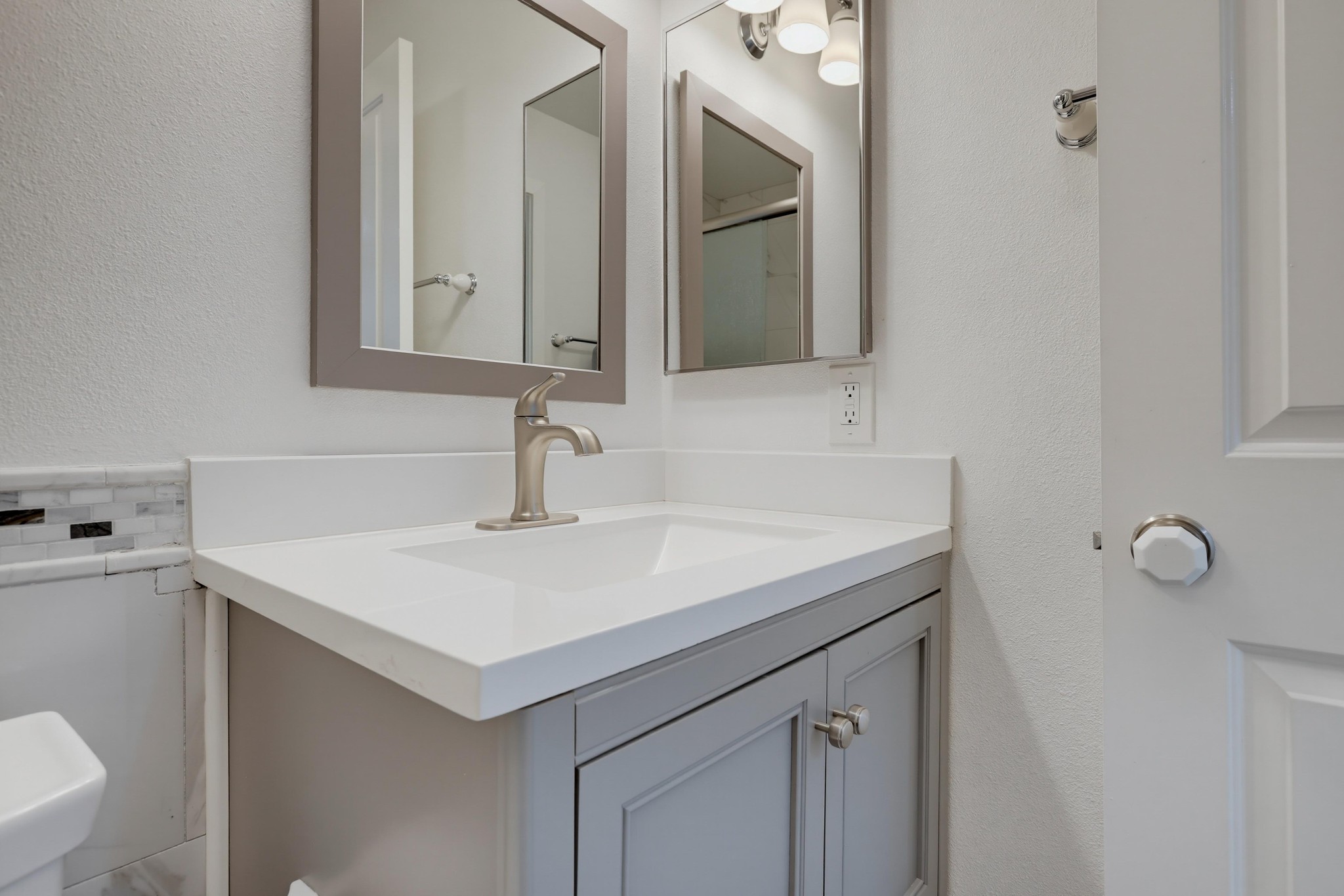 Virtual tour photo 34 of 50 for 23411 Cambridge Rd