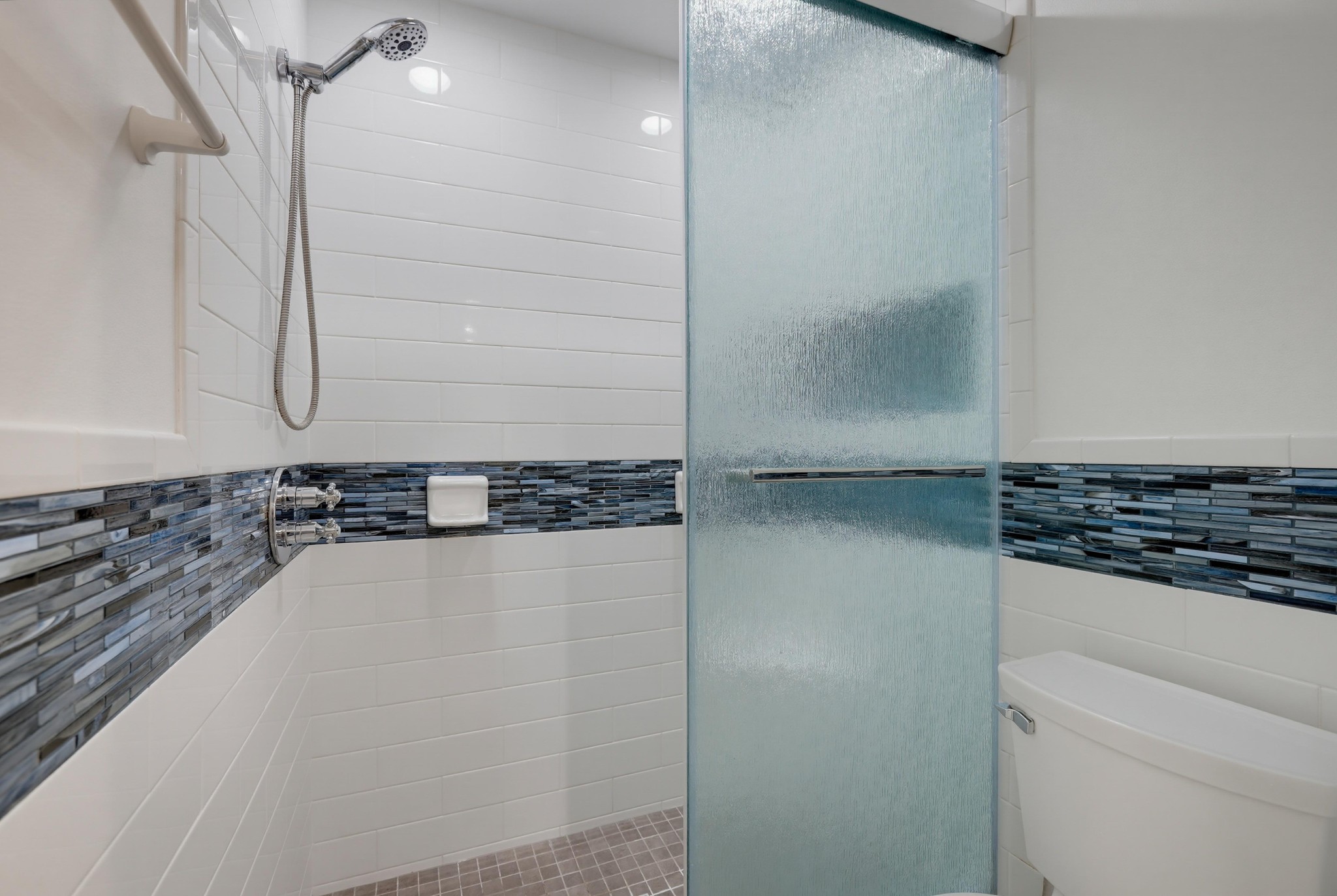 Virtual tour photo 42 of 50 for 23411 Cambridge Rd