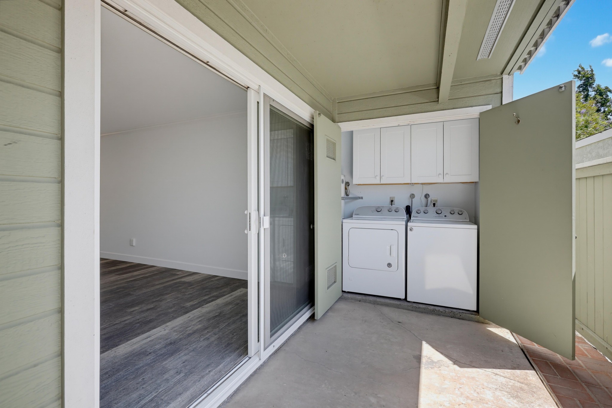 Virtual tour photo 44 of 50 for 23411 Cambridge Rd