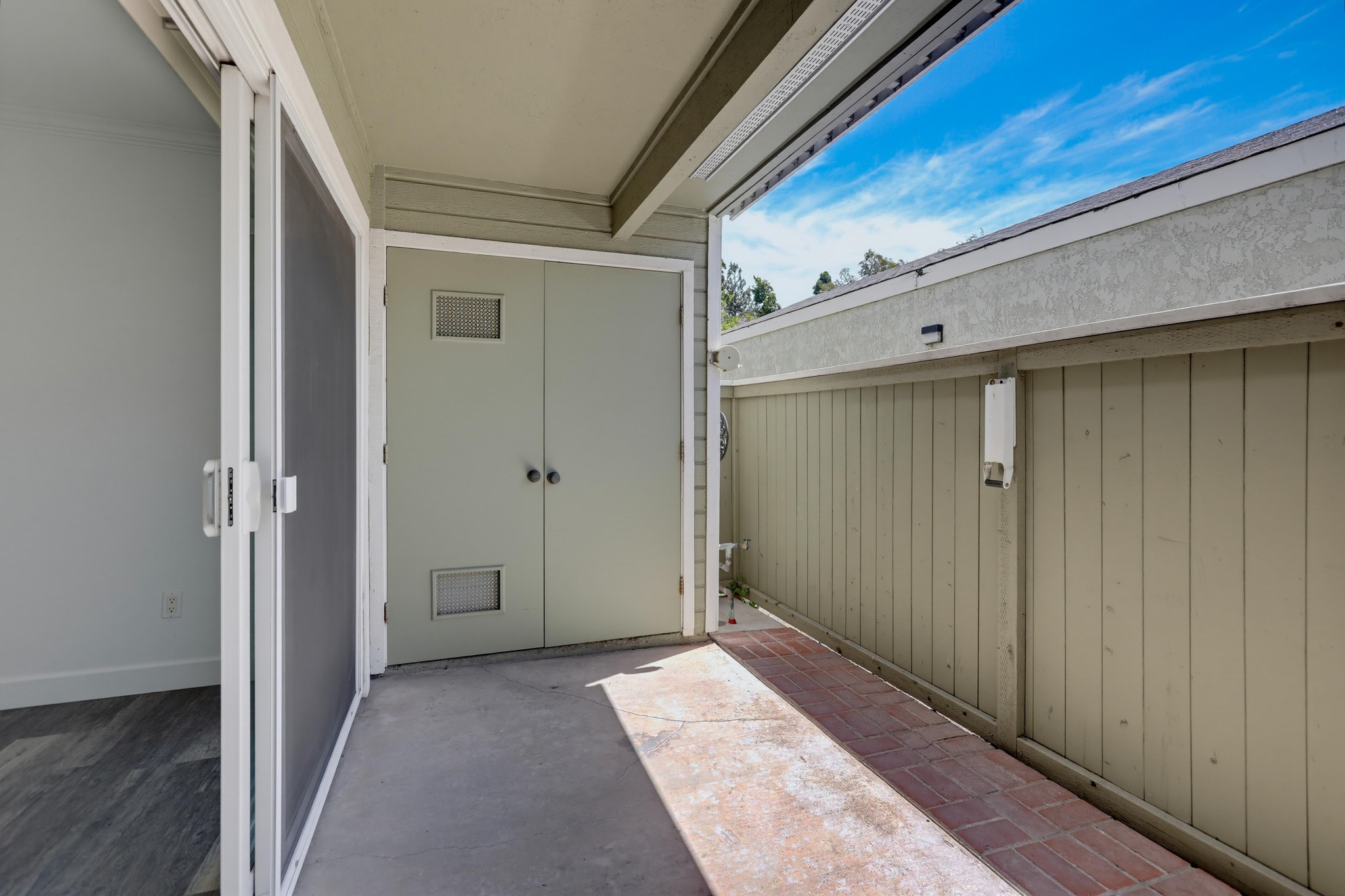 Virtual tour photo 46 of 50 for 23411 Cambridge Rd