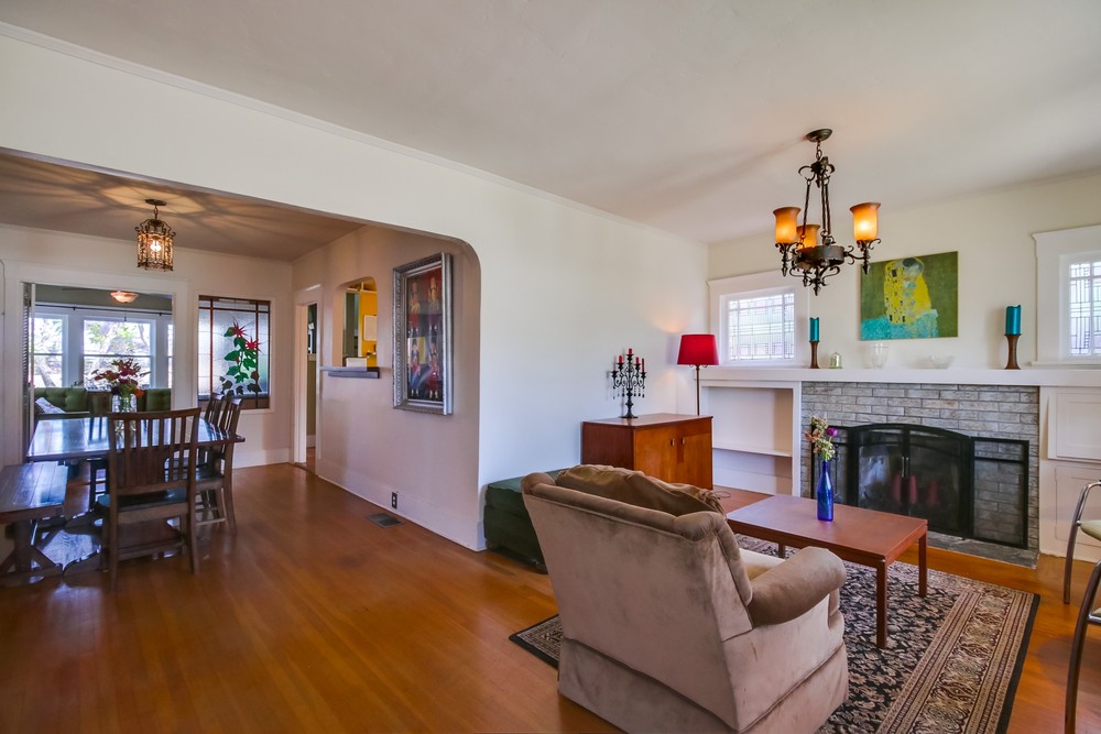 Virtual tour photo 6 of 62 for 2345 Bancroft St