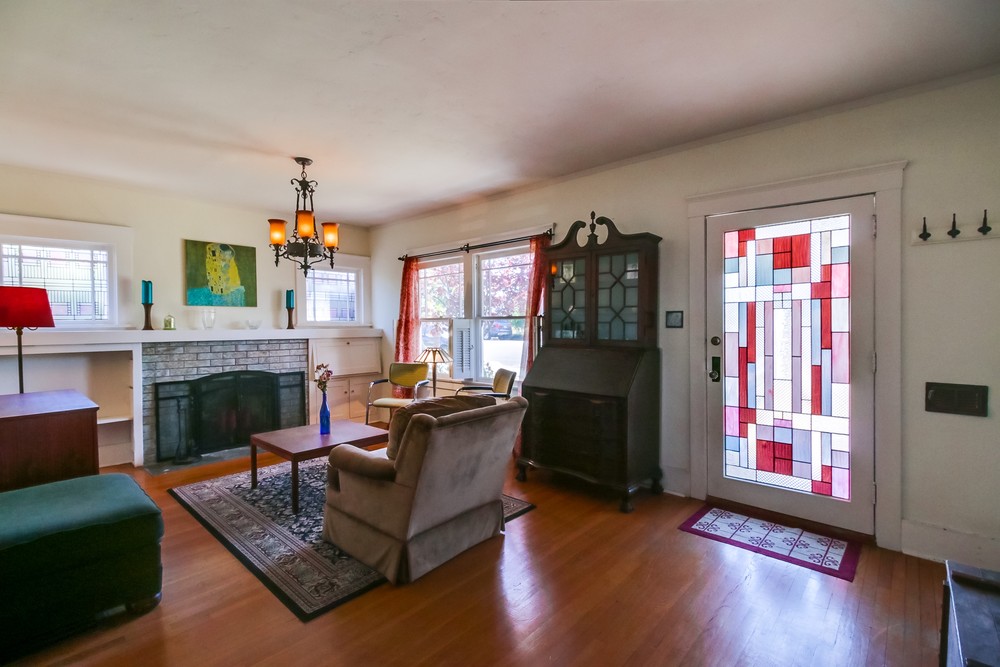 Virtual tour photo 7 of 62 for 2345 Bancroft St