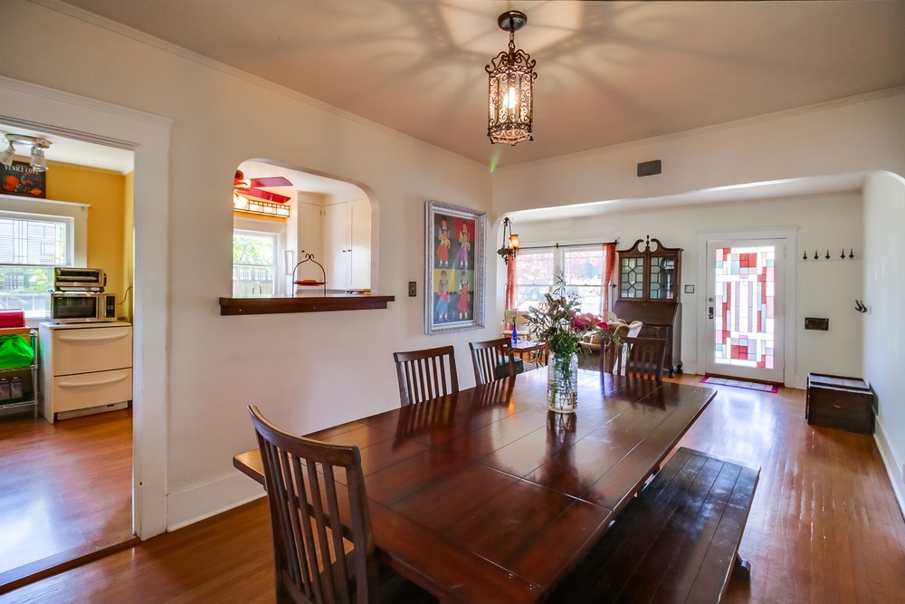 Virtual tour photo 12 of 62 for 2345 Bancroft St