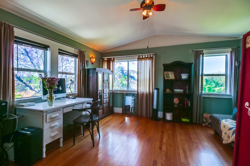 Virtual tour photo 23 of 62 for 2345 Bancroft St