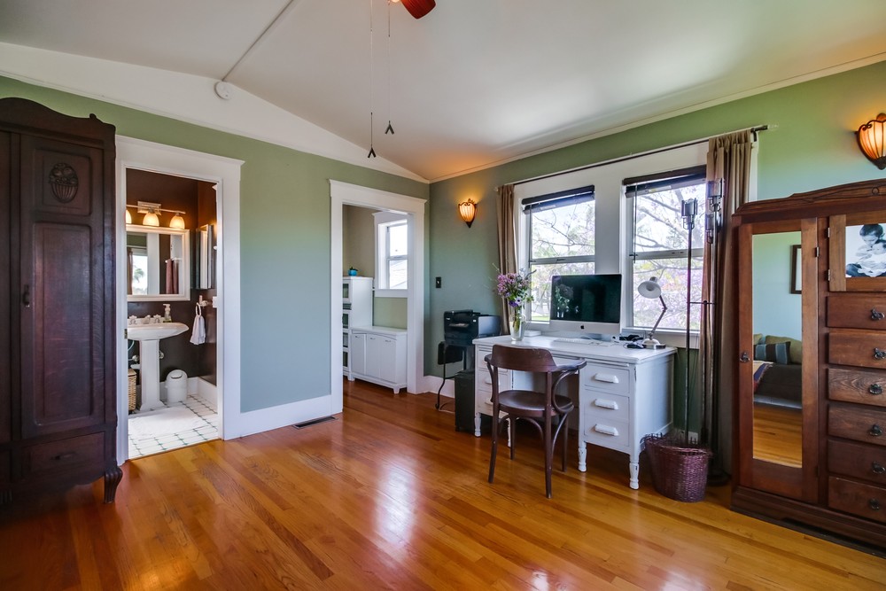 Virtual tour photo 25 of 62 for 2345 Bancroft St
