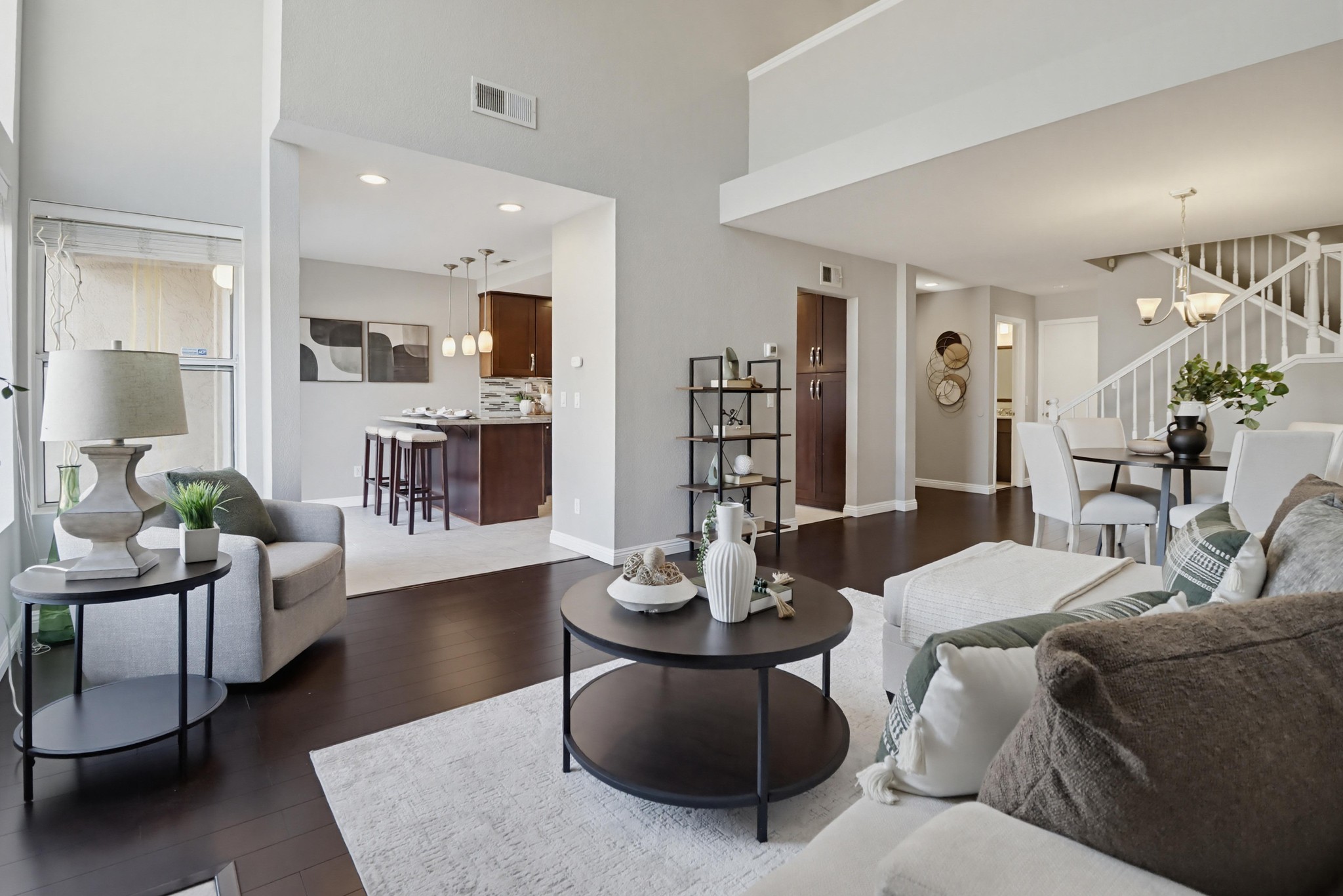 Virtual tour photo 12 of 53 for 2345 Greenbriar Dr