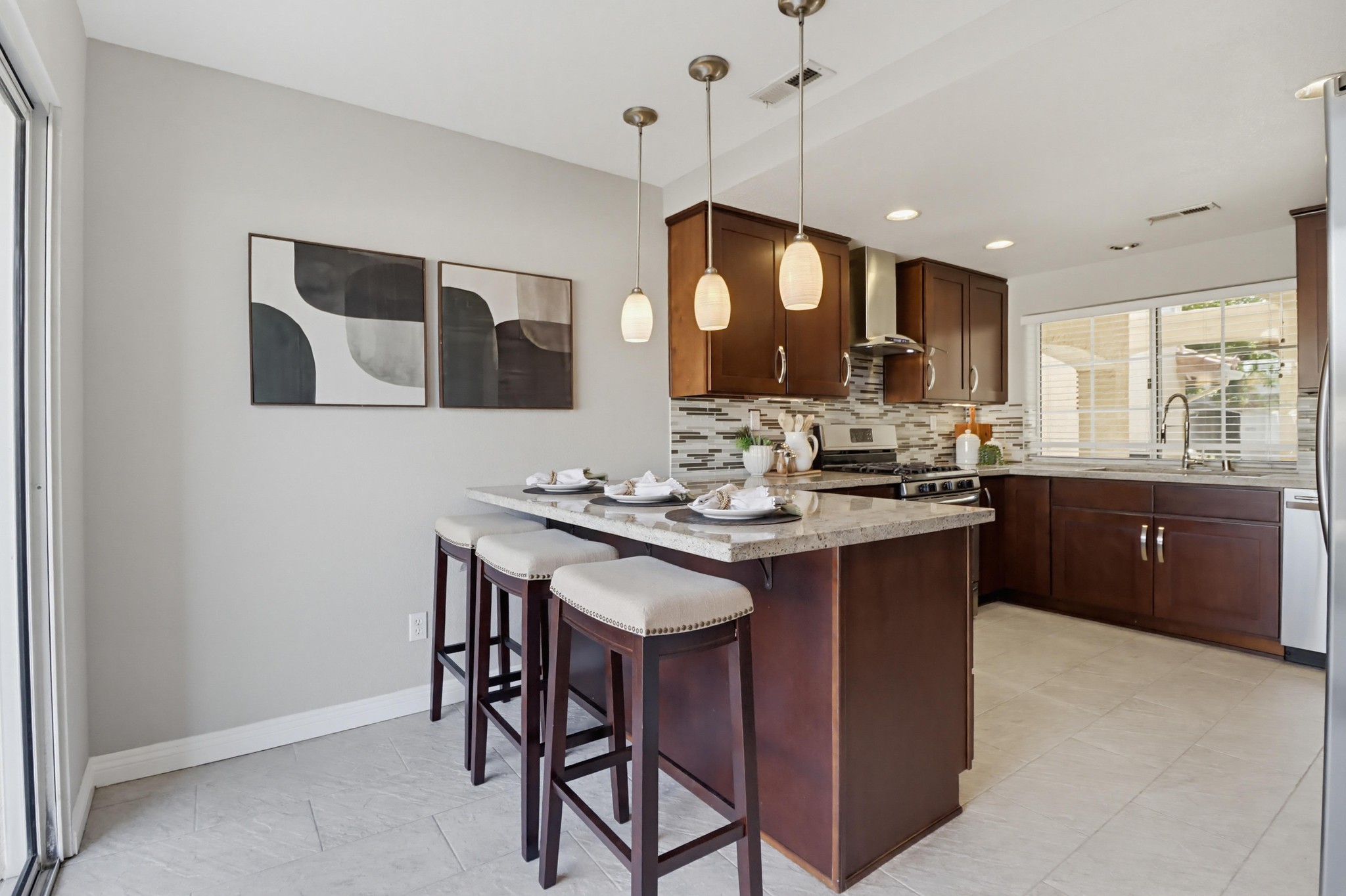 Virtual tour photo 13 of 53 for 2345 Greenbriar Dr