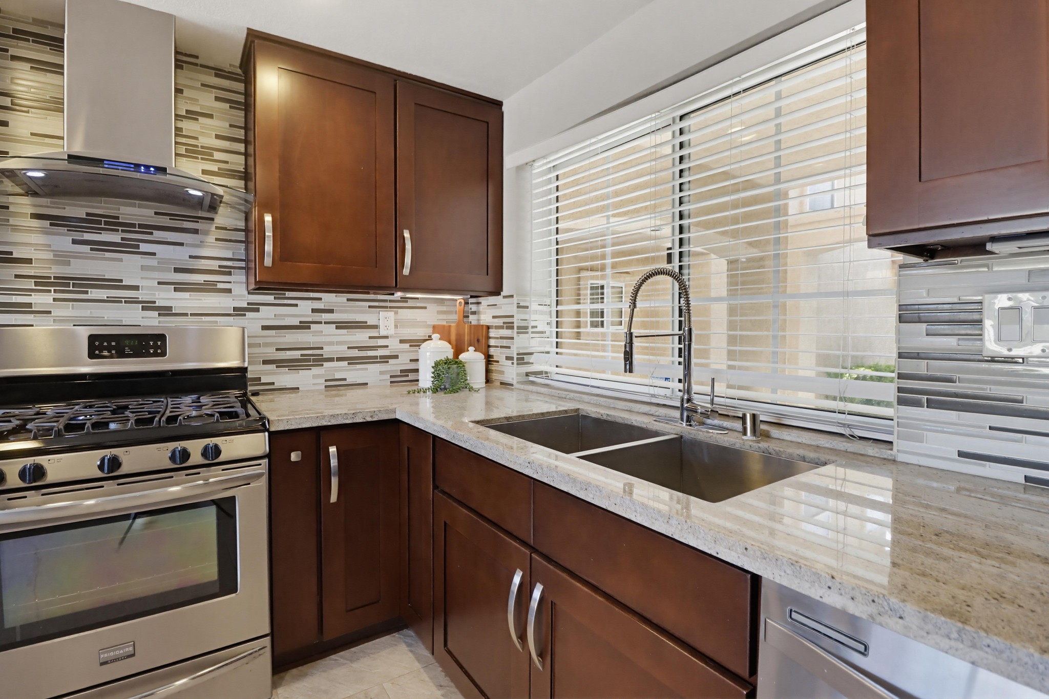 Virtual tour photo 18 of 53 for 2345 Greenbriar Dr