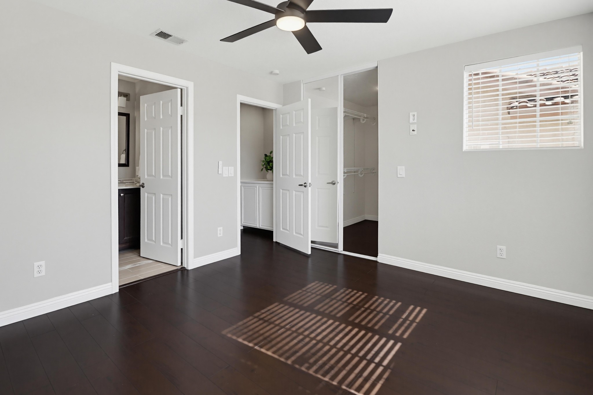 Virtual tour photo 40 of 53 for 2345 Greenbriar Dr