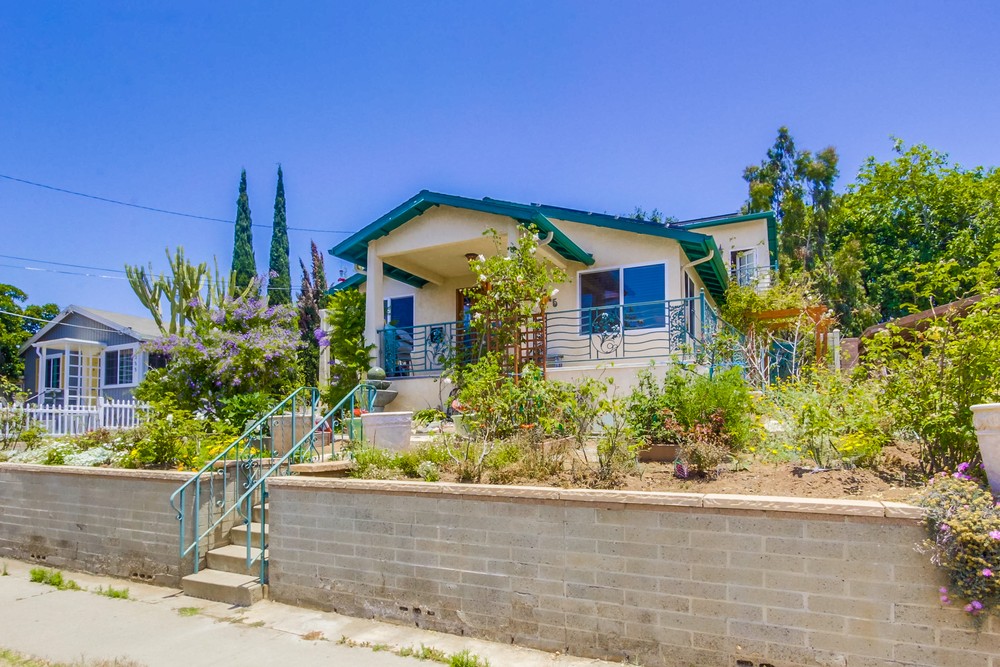 Virtual tour photo 4 of 54 for 2345 W Jewett St