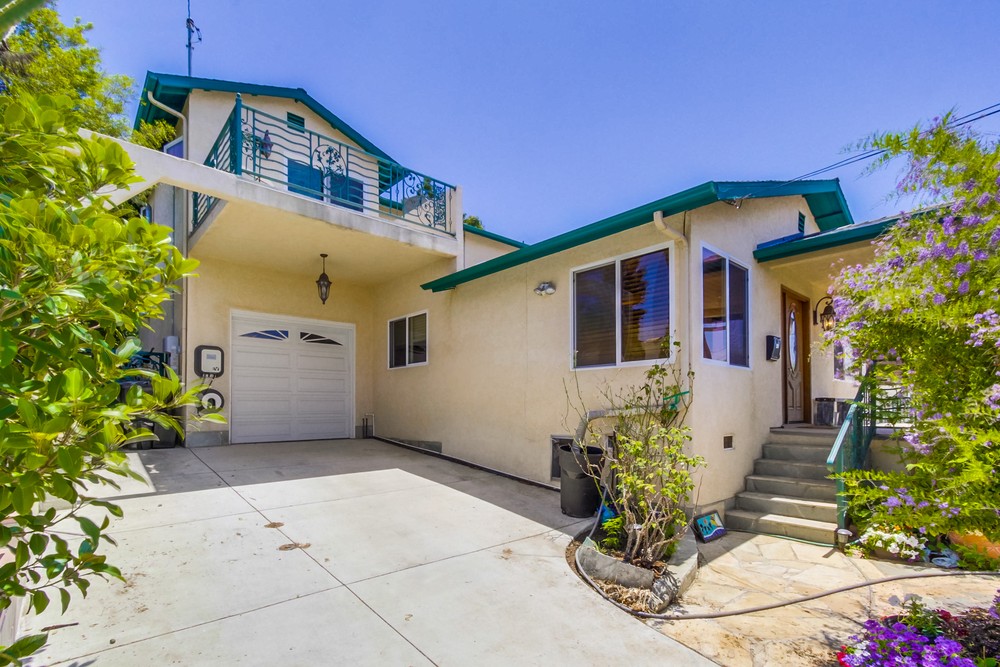 Virtual tour photo 6 of 54 for 2345 W Jewett St
