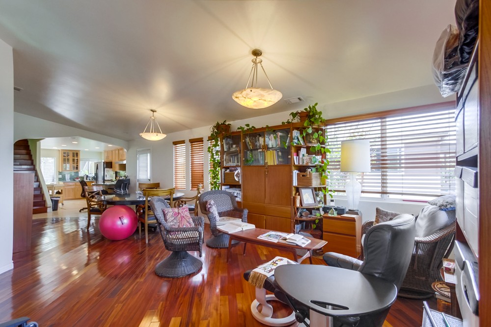 Virtual tour photo 10 of 54 for 2345 W Jewett St