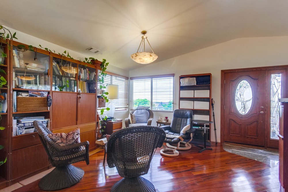 Virtual tour photo 12 of 54 for 2345 W Jewett St