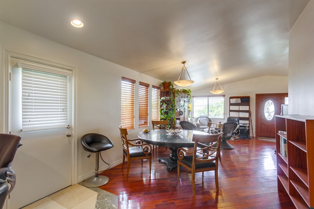 Virtual tour photo 13 of 54 for 2345 W Jewett St