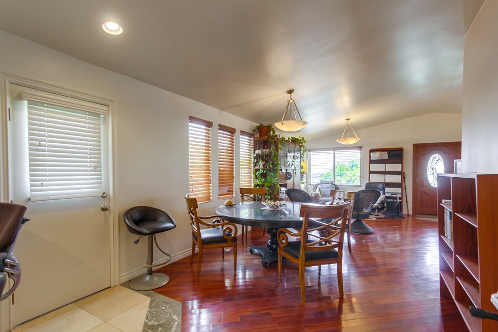 Virtual tour photo 15 of 54 for 2345 W Jewett St