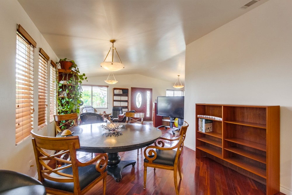Virtual tour photo 16 of 54 for 2345 W Jewett St