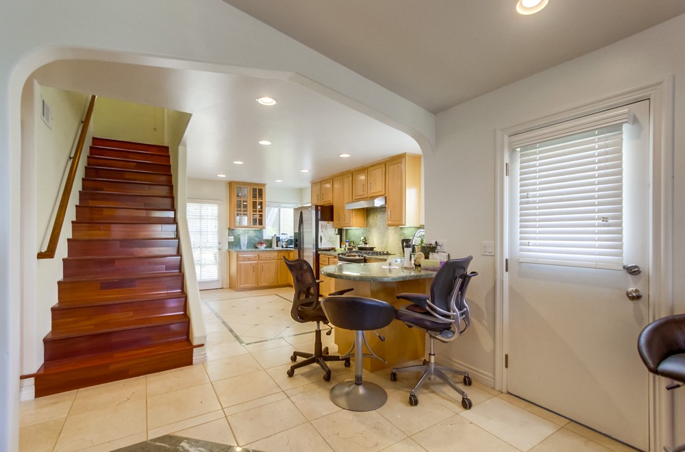 Virtual tour photo 17 of 54 for 2345 W Jewett St