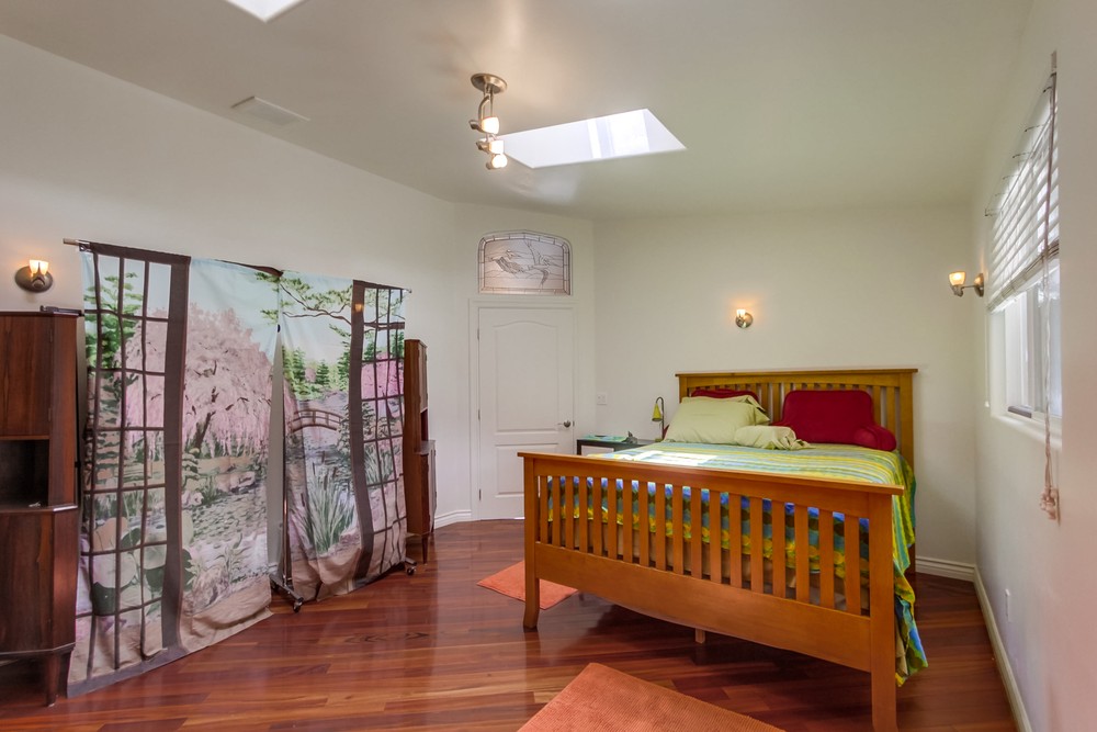 Virtual tour photo 25 of 54 for 2345 W Jewett St