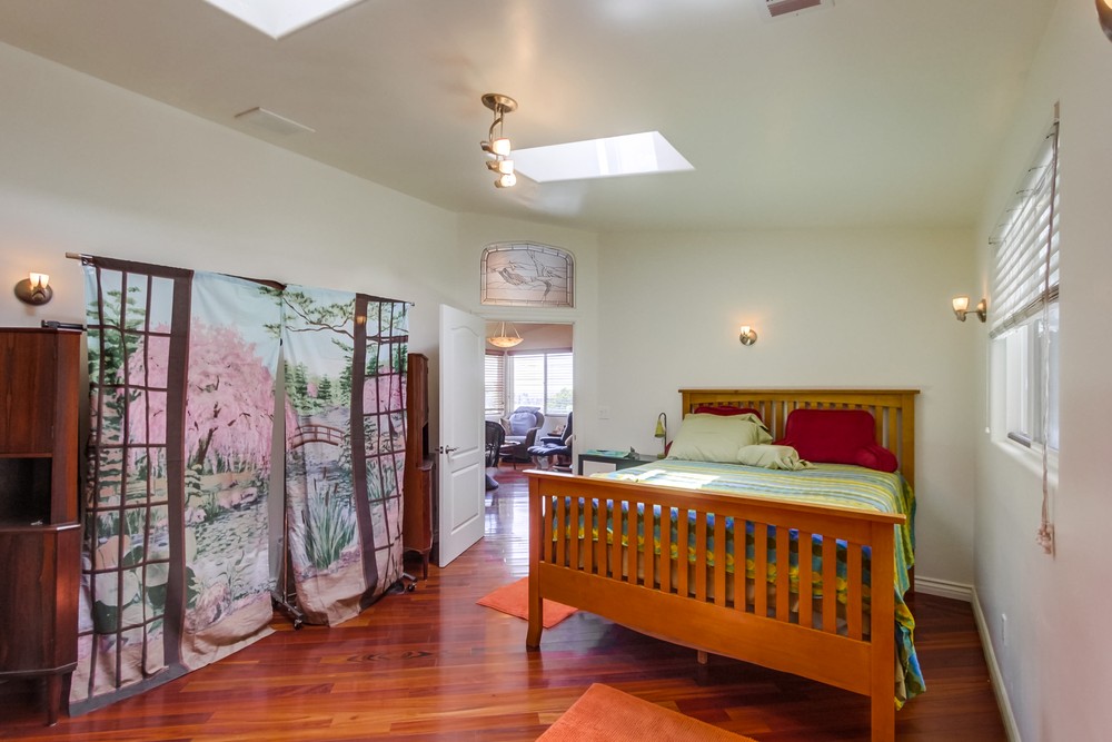 Virtual tour photo 26 of 54 for 2345 W Jewett St