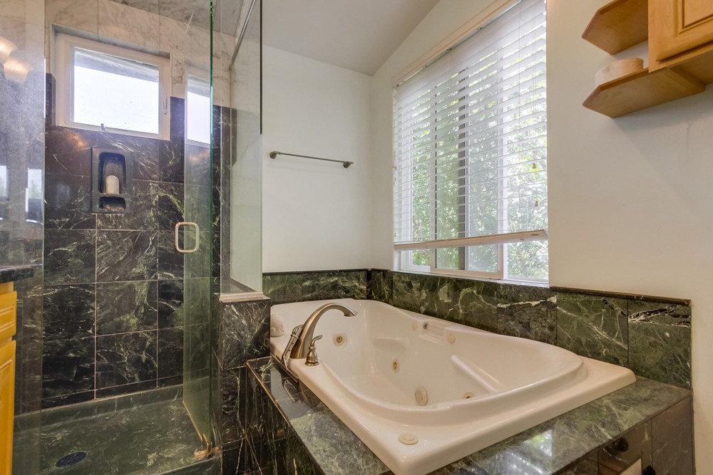 Virtual tour photo 33 of 54 for 2345 W Jewett St