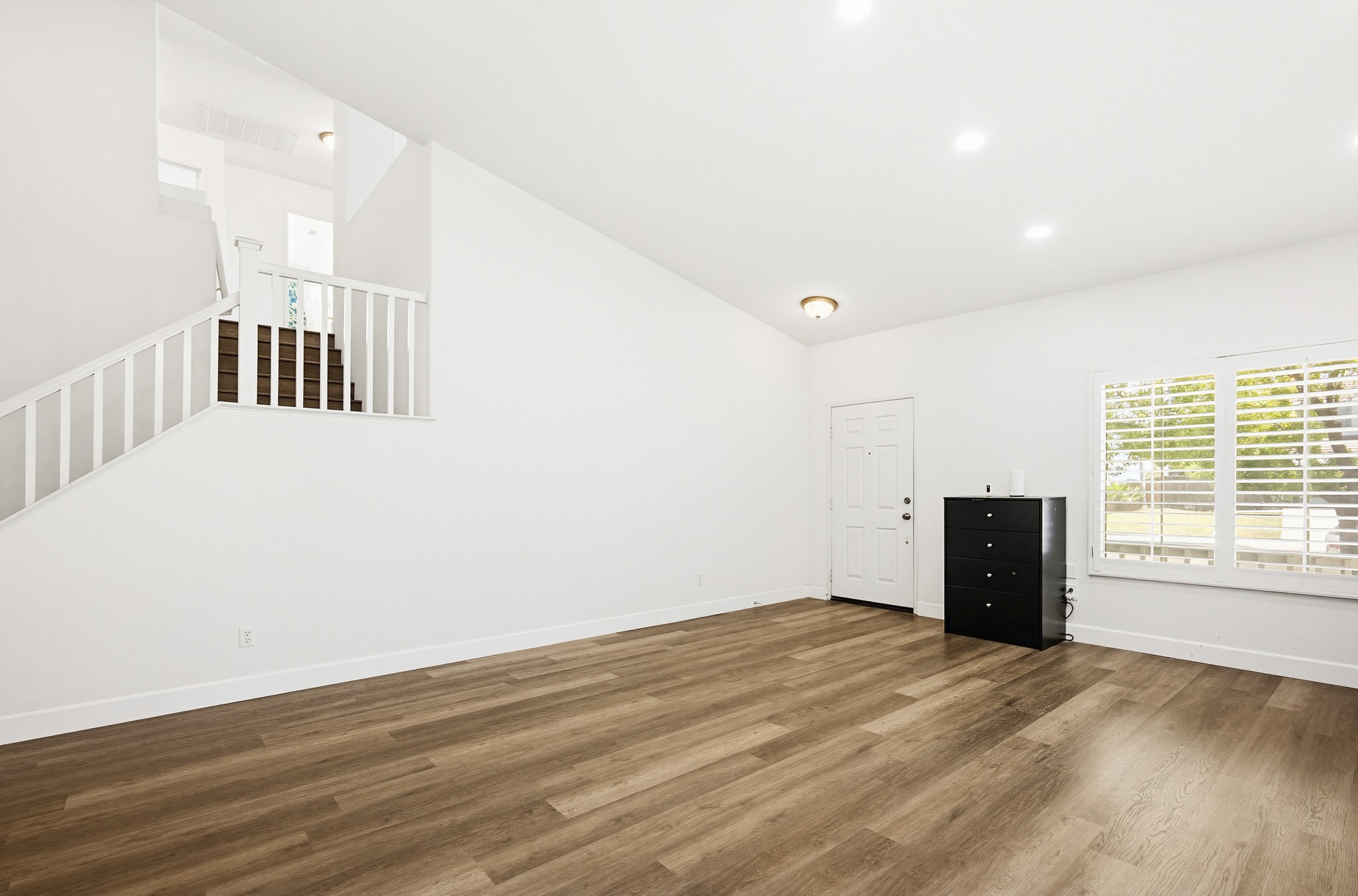Virtual tour photo 10 of 52 for 23492 Mountain Breeze Dr