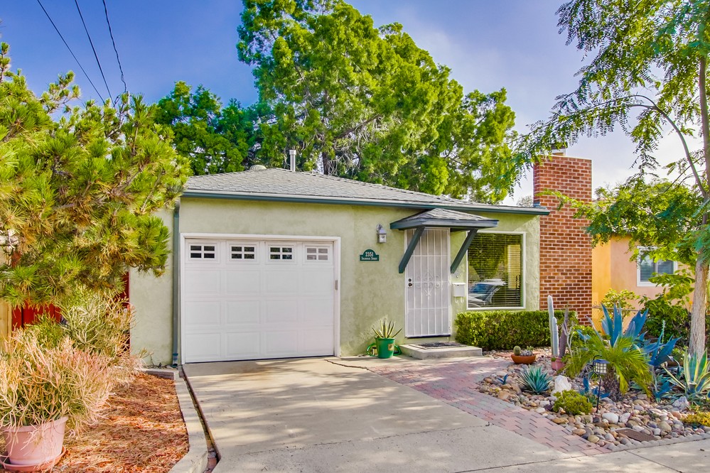 Virtual tour photo 3 of 26 for 2351 Shamrock St