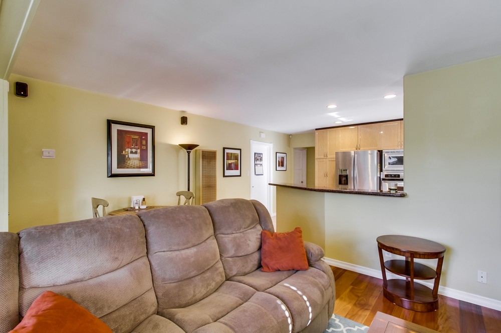 Virtual tour photo 7 of 26 for 2351 Shamrock St