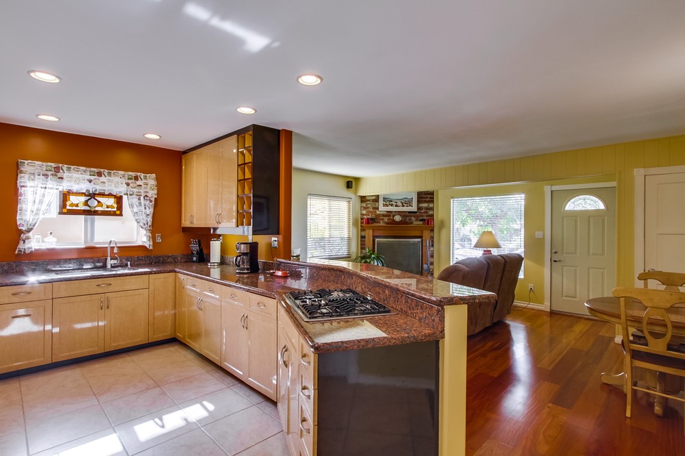 Virtual tour photo 10 of 26 for 2351 Shamrock St